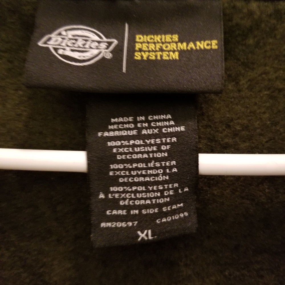 NWOT Men's Dickie's zippered pullover. - Picture 5 of 7